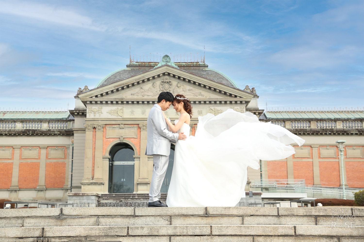 京都国立博物館にてウェディングドレスで結婚式前撮りロケ撮影